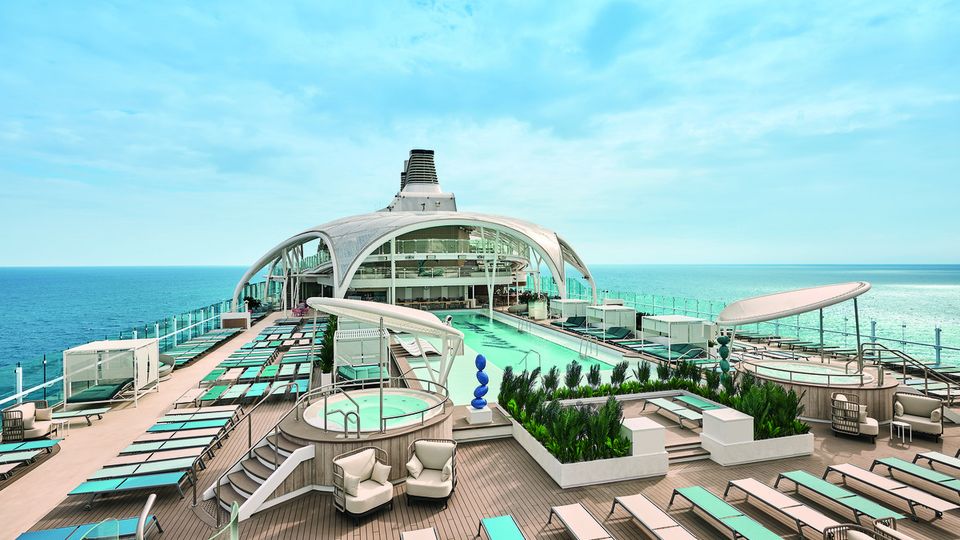 Mein Schiff Relax, Pooldeck