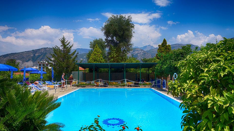 Hotel Girasole, Blick auf den Pool