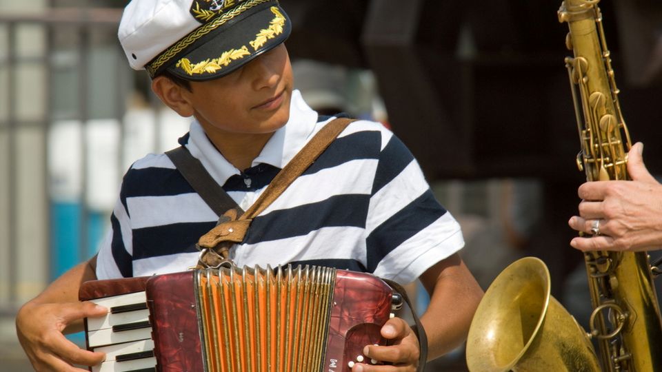 Musiker am Hafen