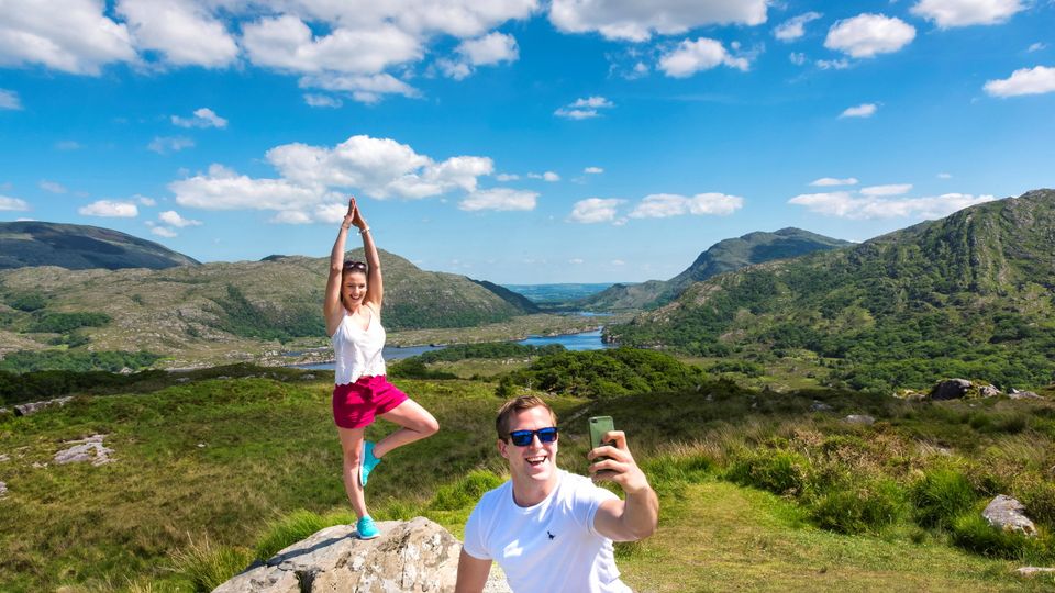 Junges Paar bei Killarney