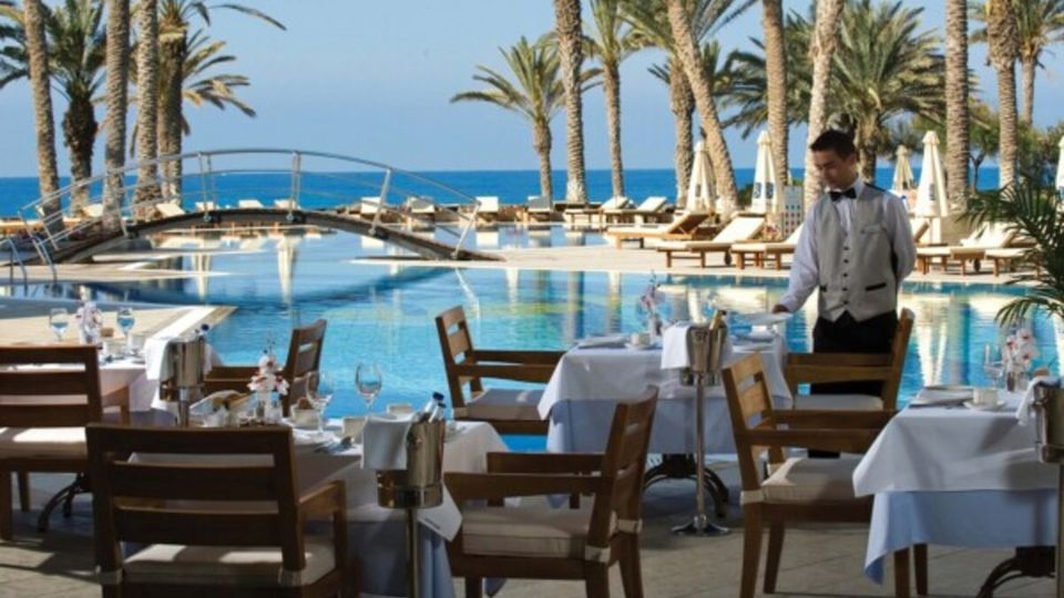 Frühstücken am Pool
