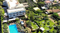 Hotel Alpha, Blick von oben