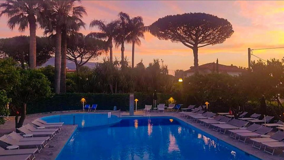 Hotel Alpha, Abendstimmung