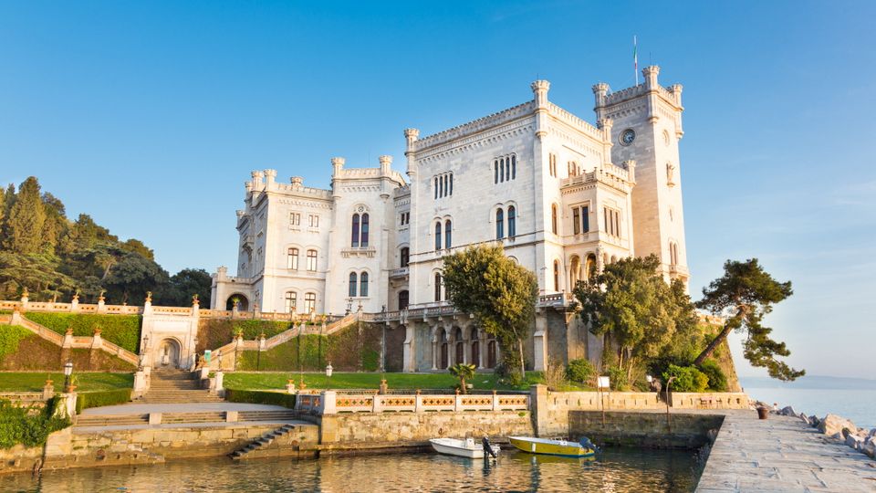 Schloss Miramare im Golf von Triest