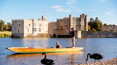 Leeds Castle mit jungem Paar