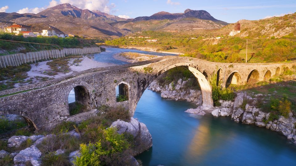 Brücke in Albanien ©adonis_abril - stock.adobe.com Brücke in Albanien