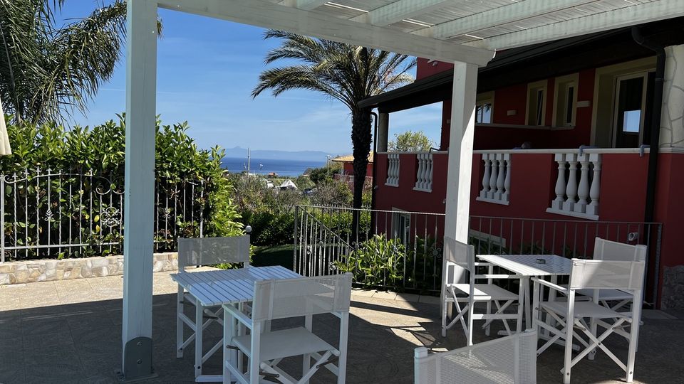 Borgo di Santa Barbara, Gartenbar