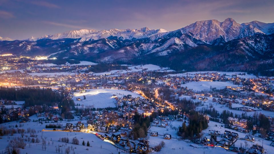 Zakopane bei Nacht im Winter