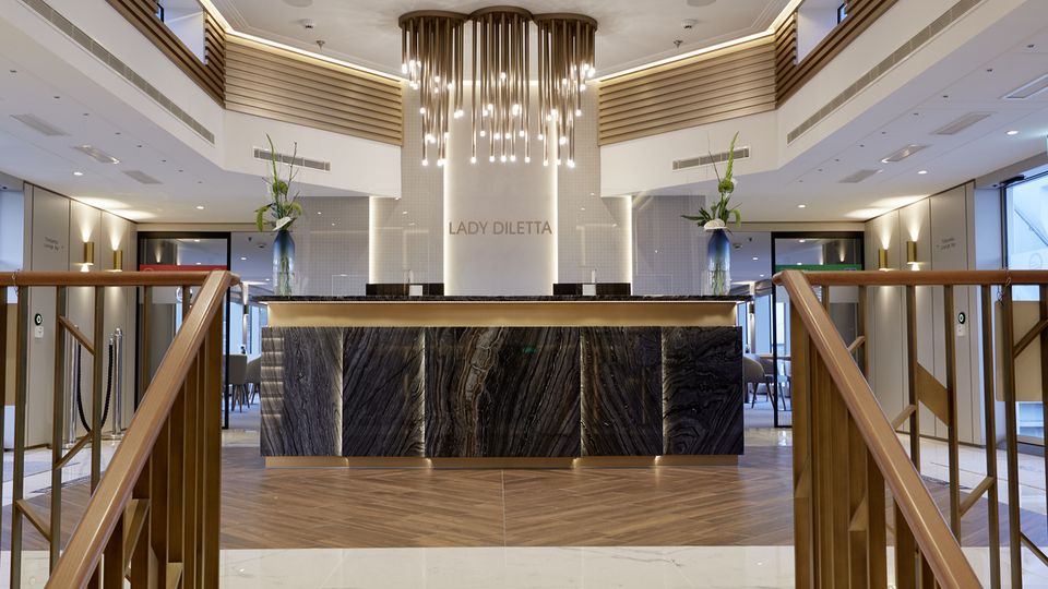 Lady Diletta, Lobby