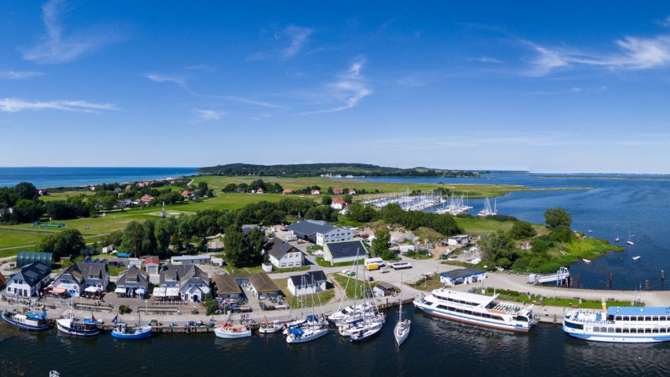 Hafen von Hiddensee