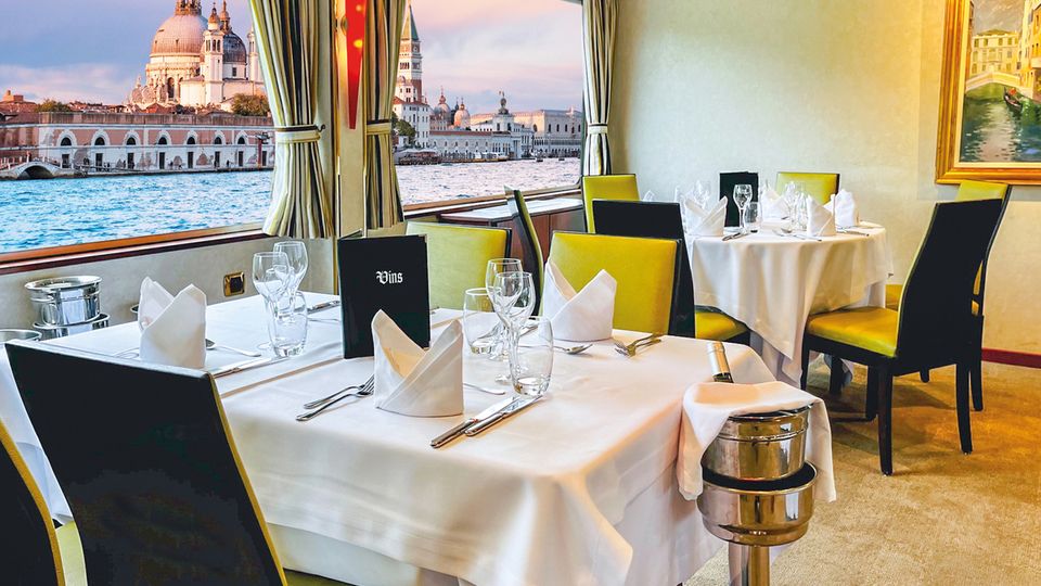 MS Michelangelo - Restaurant