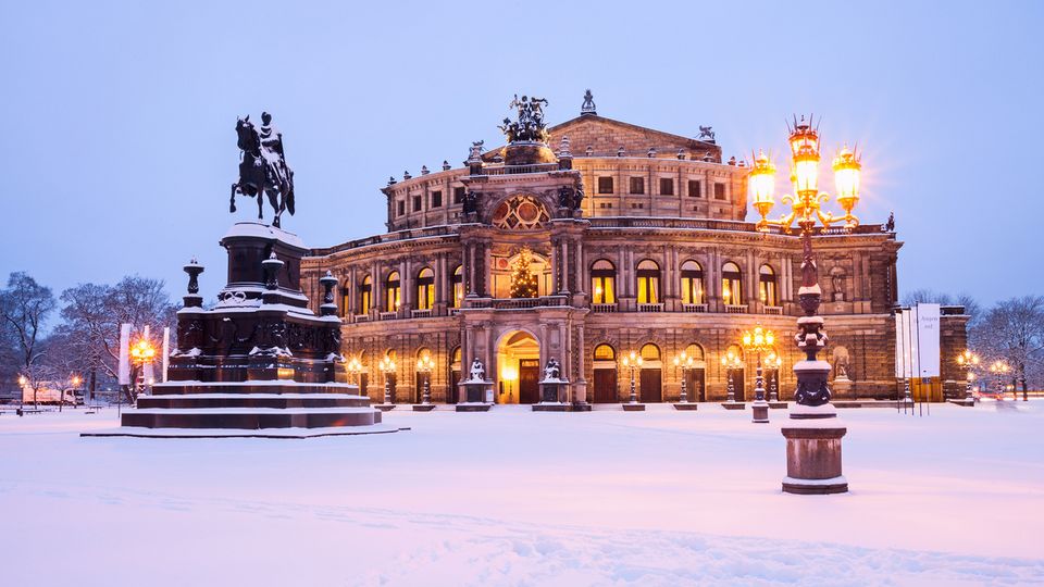 Dresden, Semperoper im Lichterglanz