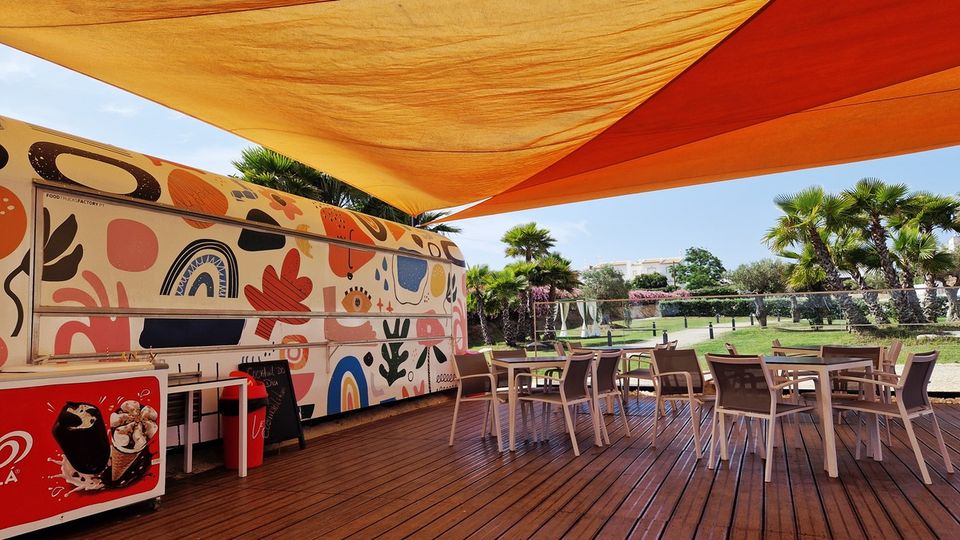 Poolbar Hotel Regency Salgados ©Yvonne Schmidt Poolbar Hotel Regency Salgados