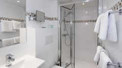 MS Renoir - Beispiel Badezimmer 