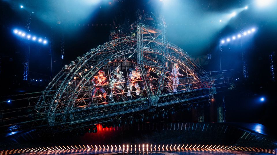 Show Ensemble ©Starlight Express  STARLIGHT_EXPRESS_Ensemble_vor_dem_Rennen