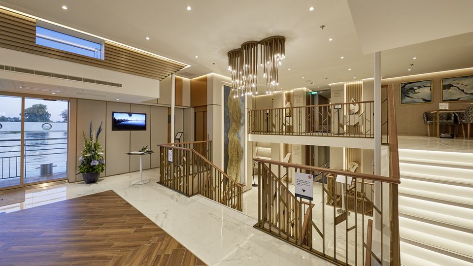 Lady Diletta, Lobby