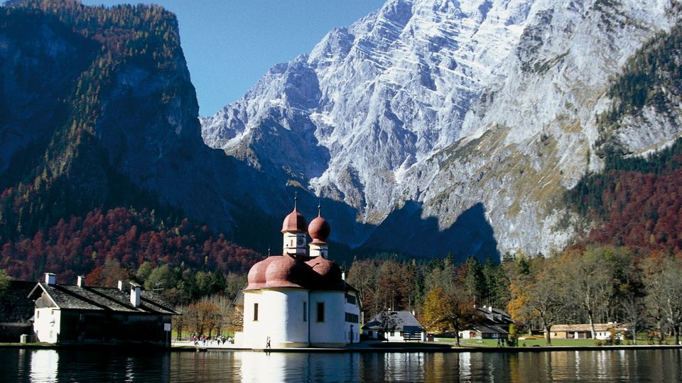 Königssee mit St. Bartholomä im Winter