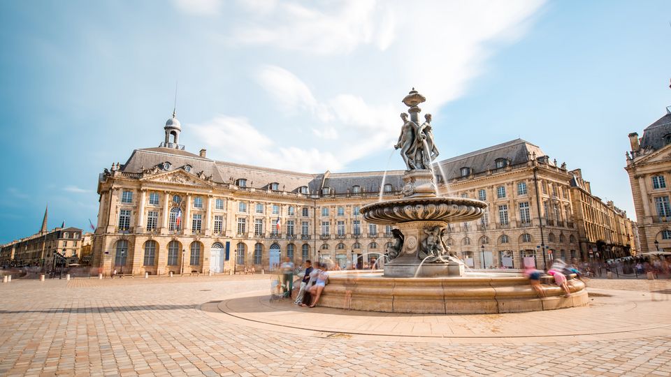 La Bourse Platz in Bordeaux ©rh2010, Adobe Stock La Bourse Platz in Bordeaux