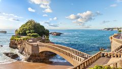 Brücke auf Insel Biarritz