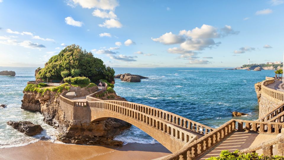 Brücke auf Insel Biarritz