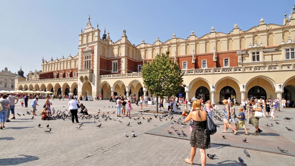 Touristen in der Altstadt von Krakau