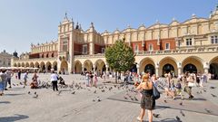 Touristen in der Altstadt von Krakau