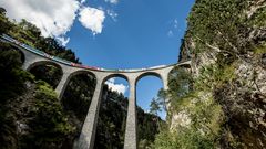 Fahrt auf dem Landwasserviadukt