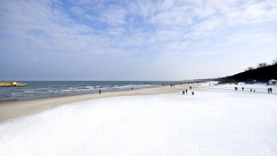 Kolberg, Strand im Winter (1) c