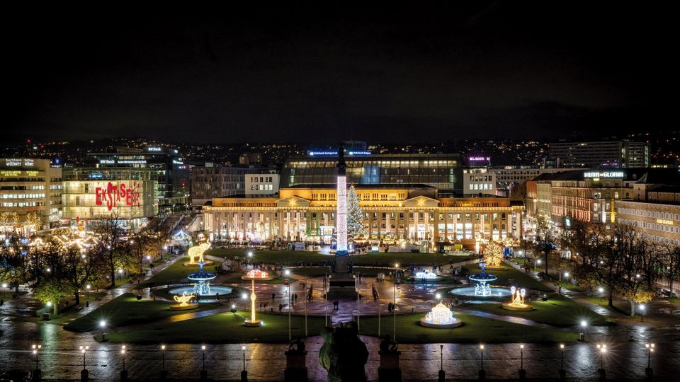 Stuttgart, Weihnachtsmarkt auf dem Schlossplatz