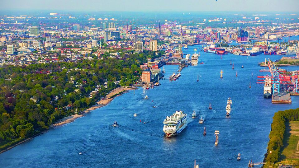 Hafengeburtstag Hamburg Auslaufparade ©Mediaserver Hamburg Andreas Vollbracht Hafengeburtstag Hamburg Auslaufparade