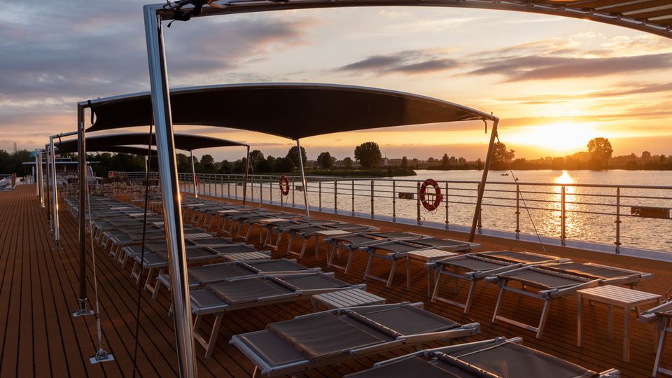 Lady Diletta, Sonnendeck in der Abendsonne 