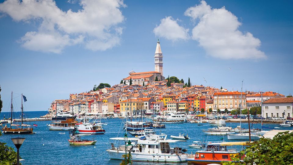 Rovinj vom Meer aus gesehen