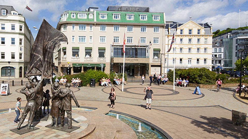 Außenansicht ©eymour Hotels, Pomme D´Or Hotel Außenansicht