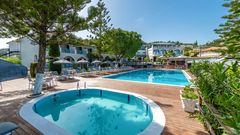 Hotel Contessa, Pools