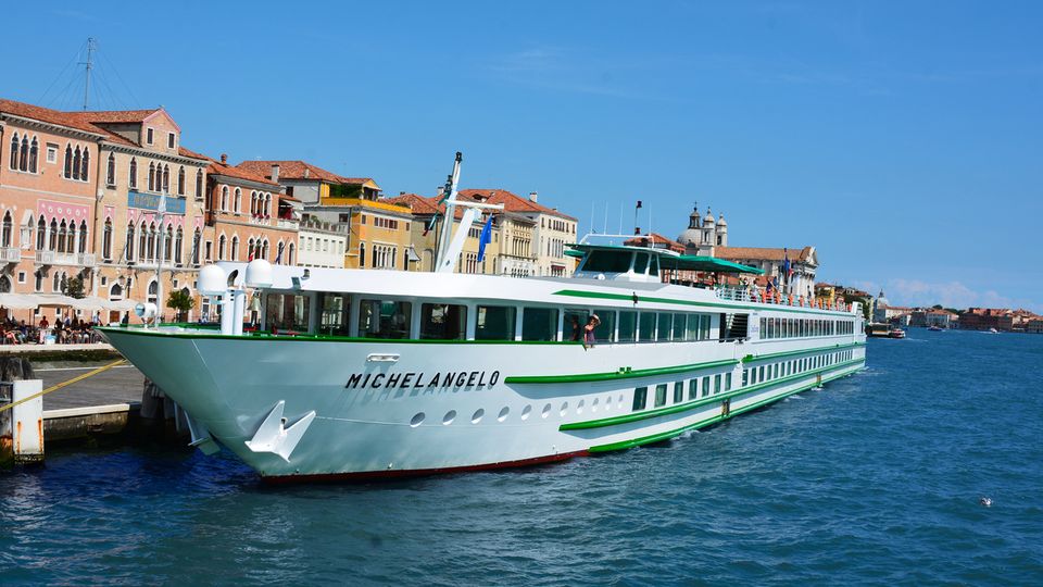 MS Michelangelo 