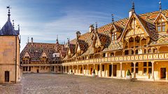 Hospices de Beaune ©majonit, AdobeStock Hospices de Beaune
