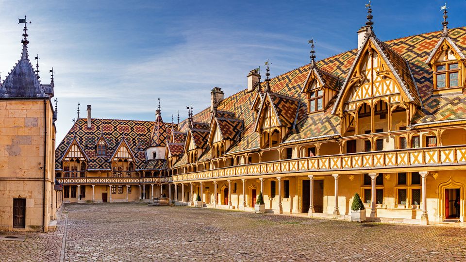 Hospices de Beaune ©majonit, AdobeStock Hospices de Beaune