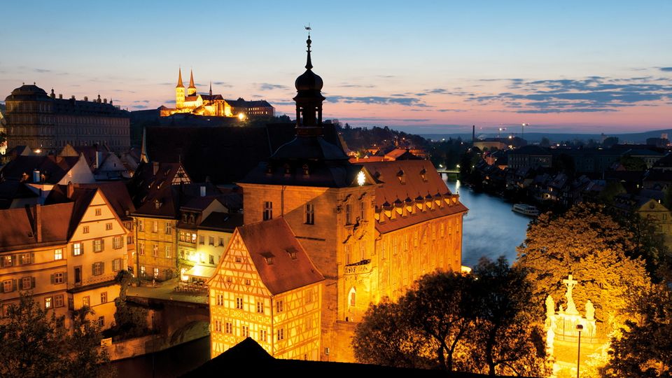 Bamberg, Stadtansicht mit Altem Rathaus und Kloster St. Michael